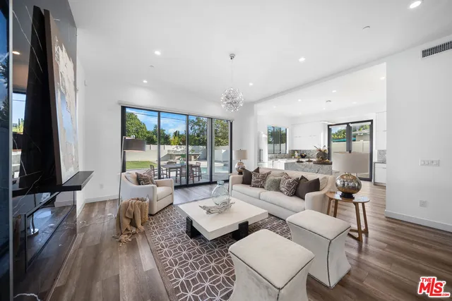 $8,500 | 5812 Willis Avenue, Sherman Oaks, CA 91411