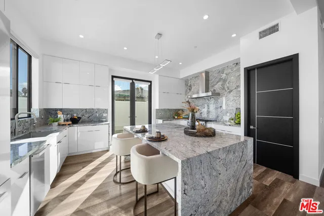 $8,500 | 5812 Willis Avenue, Sherman Oaks, CA 91411