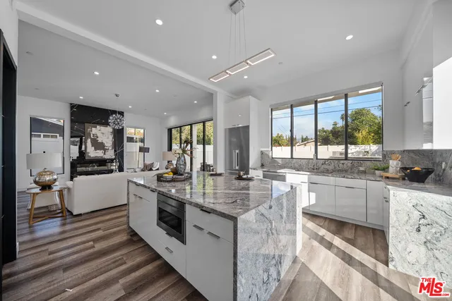 $8,500 | 5812 Willis Avenue, Sherman Oaks, CA 91411