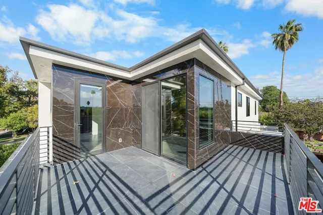 $8,500 | 5812 Willis Avenue, Sherman Oaks, CA 91411