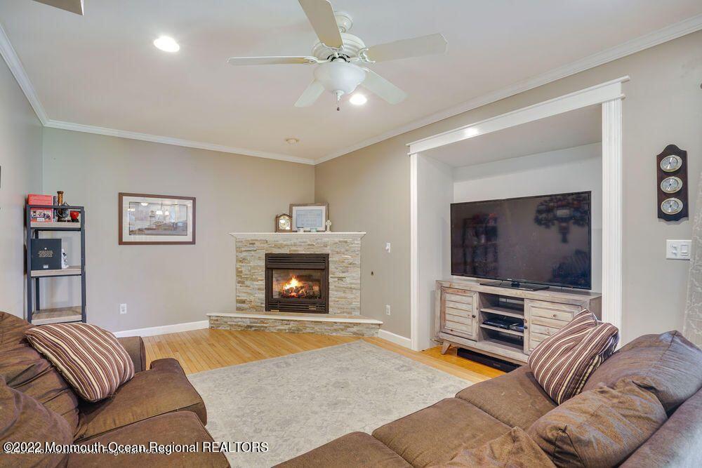 13 Remsen Drive Howell, NJ 07731 - Photo 3 of 21 9