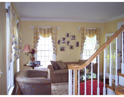 1 Connelly Hill Road Hopkinton, MA 01748 - Photo 12 of 30 Gallery Image 12