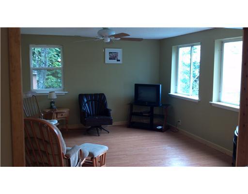 41 Diamond Road Milo, ME 04463 - Photo 4 of 11 Living Room.