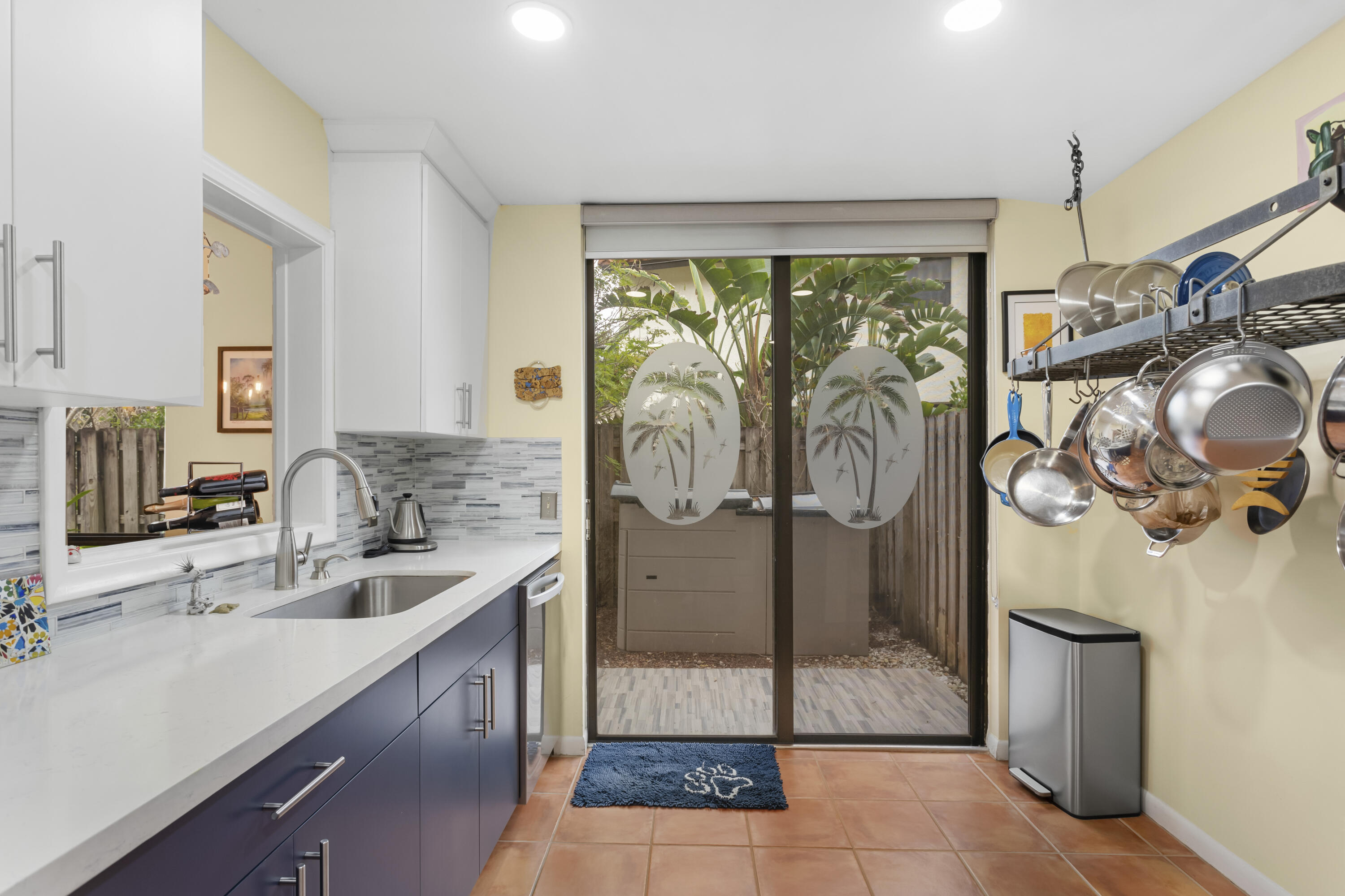 5789 Fox Hollow Drive, Unit B Boca Raton, FL 33486 - Photo 10 of 25 Kitchen