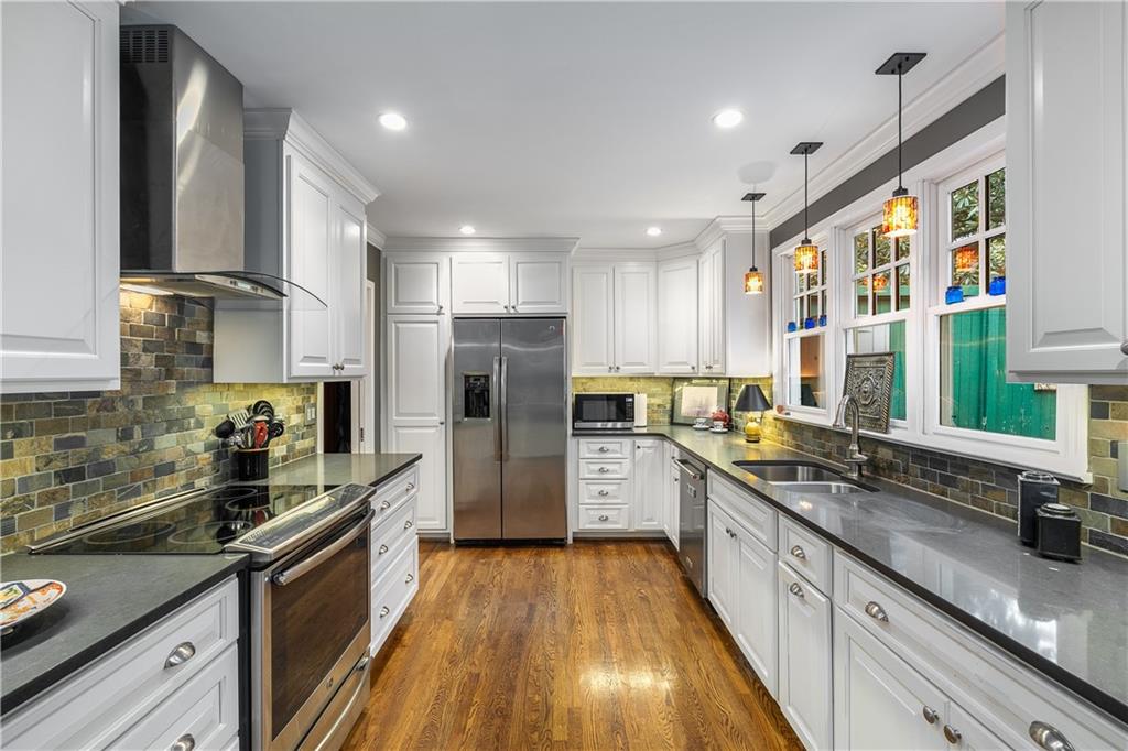 650 Pinetree Drive Decatur, GA 30030 - Photo 11 of 31