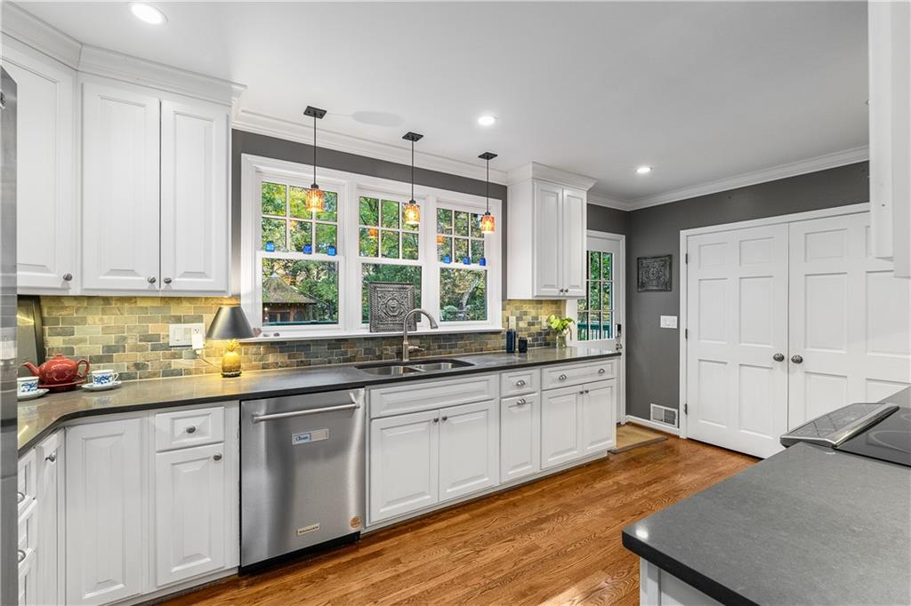 650 Pinetree Drive Decatur, GA 30030 - Photo 12 of 31