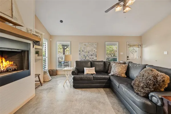 $348,000 | 1128 Doe Run Road, Tool, TX 75143