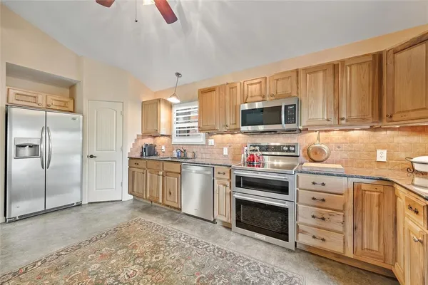 $348,000 | 1128 Doe Run Road, Tool, TX 75143