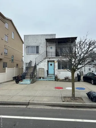 $2,100 | 451 East Broadway, Unit 1, Long Beach, NY 11561