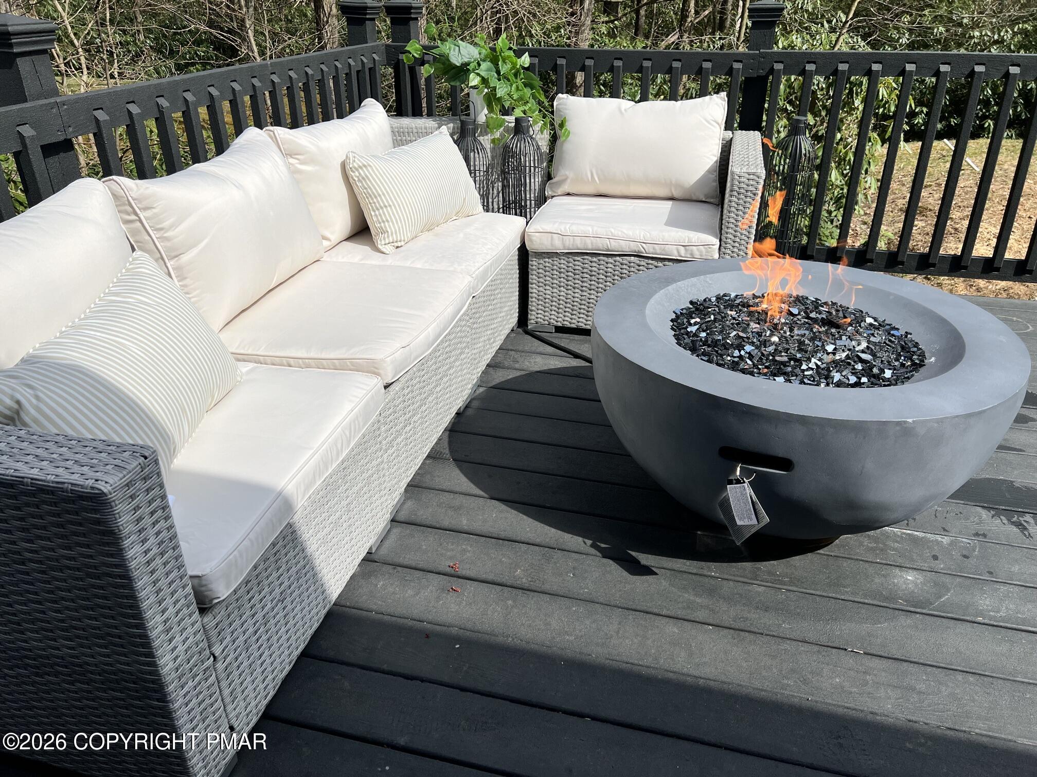 316 Coach Road Tobyhanna, PA 18466 - Photo 22 of 26 DECK
