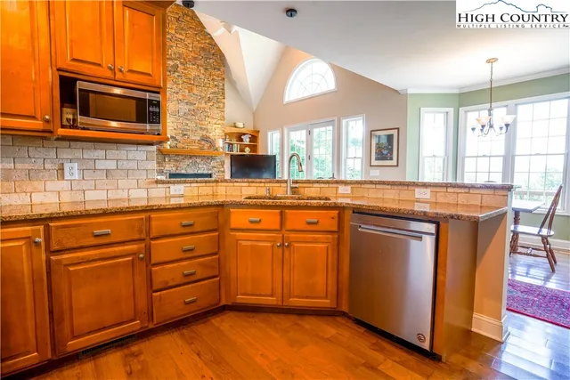 $999,000 | 123 Laura Avenue, West Jefferson, NC 28694