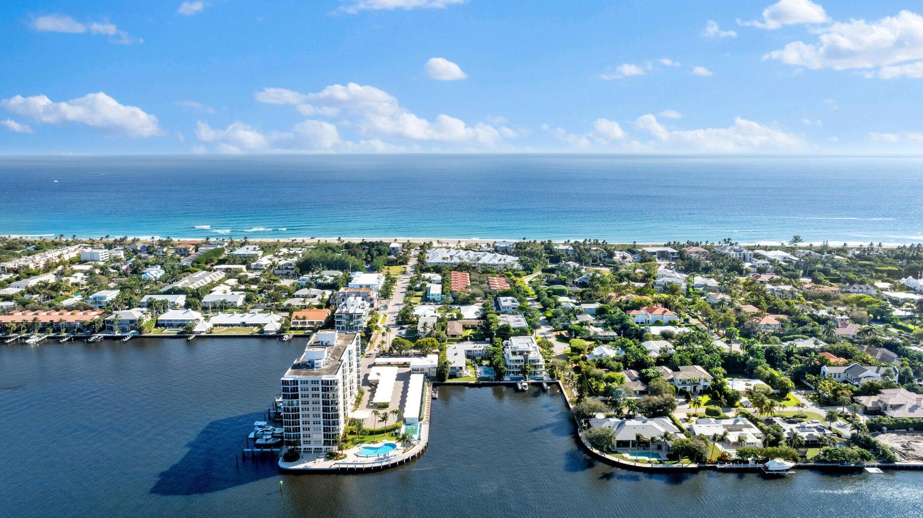 410 Venetian Drive Delray Beach, FL 33483 - Photo 3 of 28 a view of a city