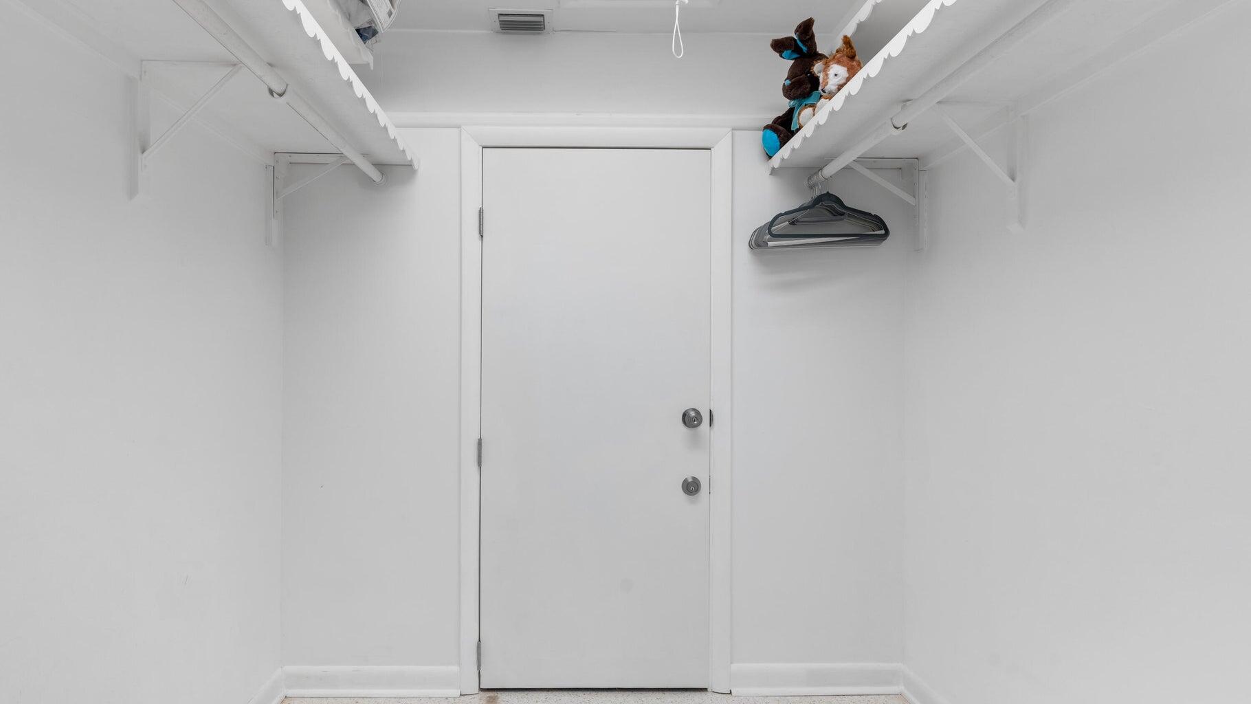 410 Venetian Drive Delray Beach, FL 33483 - Photo 10 of 28 a view of walk in closet