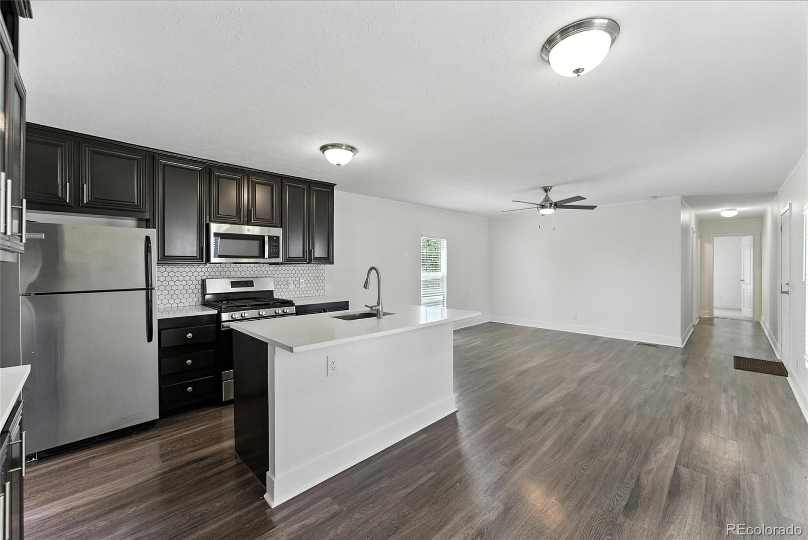 10201 Riverdale Road Thornton, CO 80229 - Photo 5 of 19