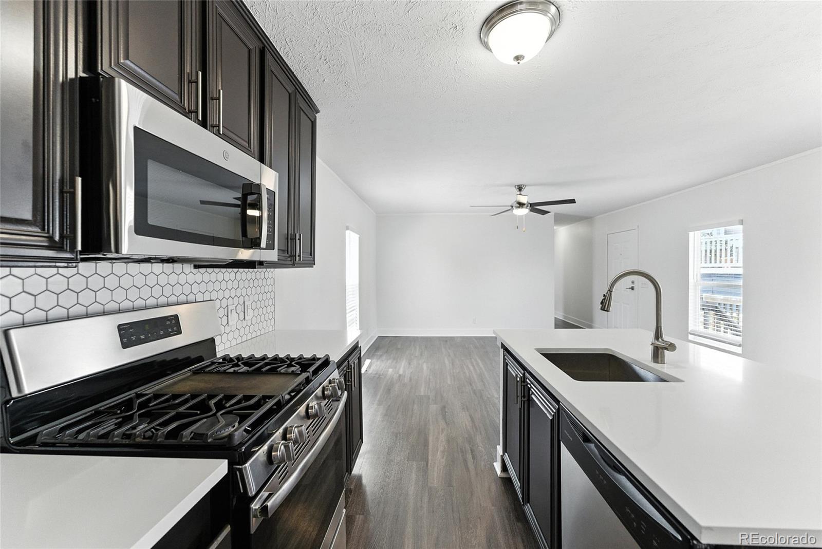 10201 Riverdale Road Thornton, CO 80229 - Photo 7 of 19