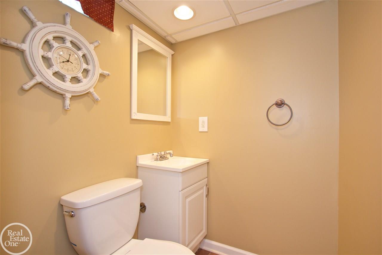 451 Touraine Road Grosse Pointe, MI 48236 - Photo 40 of 40 31329741-39.JPG