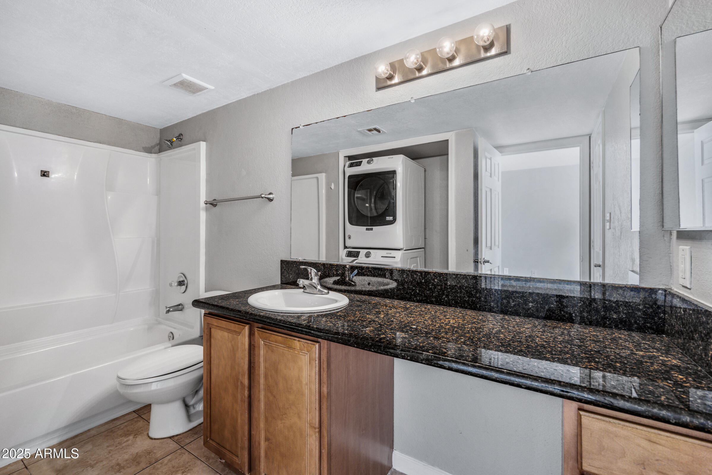 1241 North 48th Street, Unit 102 Phoenix, AZ 85008 - Photo 9 of 12 1241 N 48th St #102-9