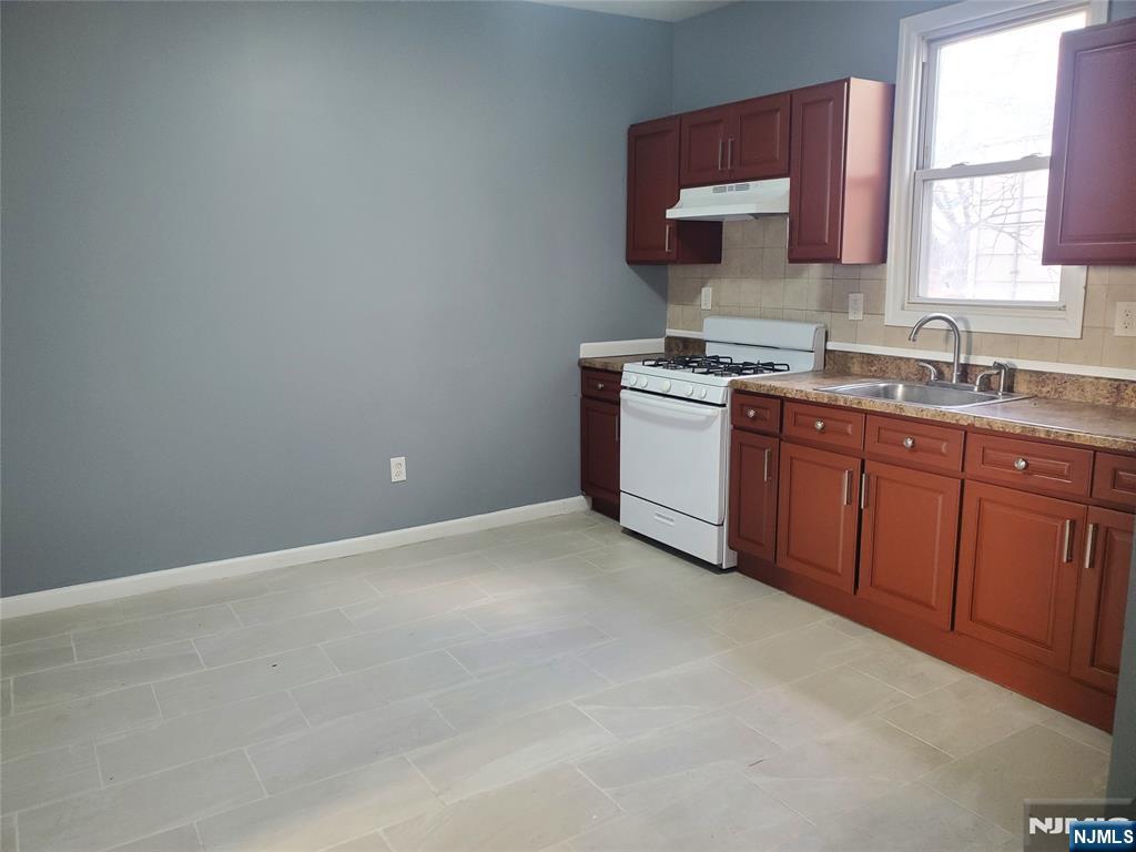 64 Schuyler Avenue, Unit 2 Newark, NJ 07112 - Photo 2 of 4