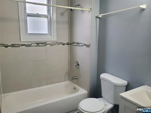 $2,800 | 64 Schuyler Avenue, Unit 2, Newark, NJ 07112