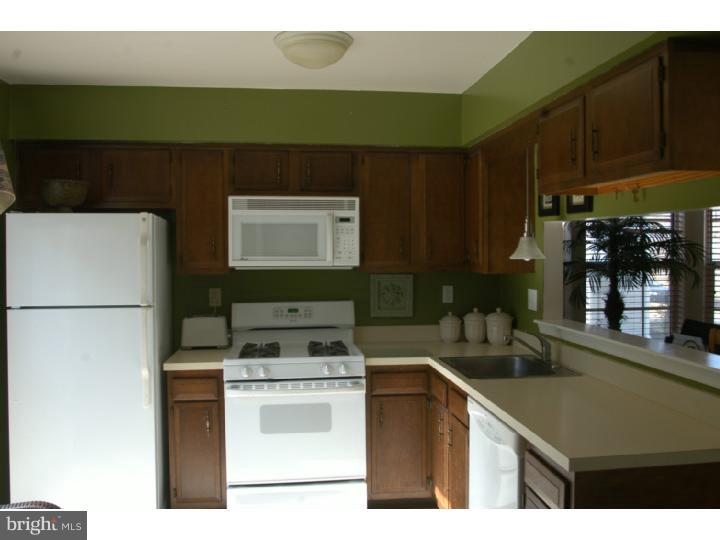 308 Hunters Road Logan Township, NJ 08085 - Photo 12 of 24 Kitchen