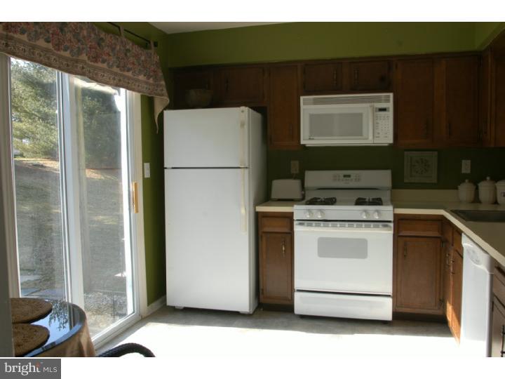 308 Hunters Road Logan Township, NJ 08085 - Photo 14 of 24 Kitchen