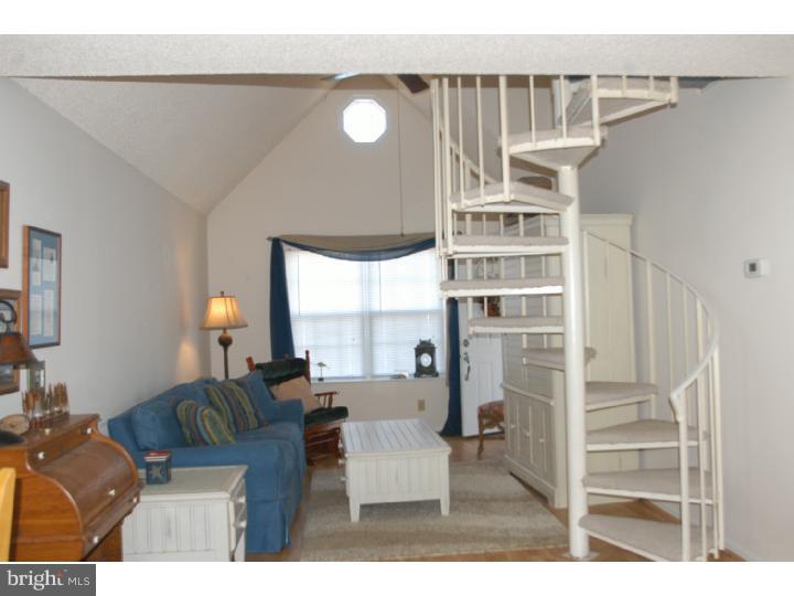 308 Hunters Road Logan Township, NJ 08085 - Photo 7 of 24 Living Room