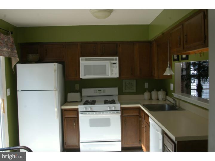 308 Hunters Road Logan Township, NJ 08085 - Photo 10 of 24 Kitchen