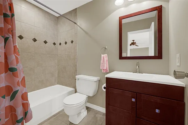 $195,000 | 2379 Briarwest Boulevard, Unit 85, Houston, TX 77077