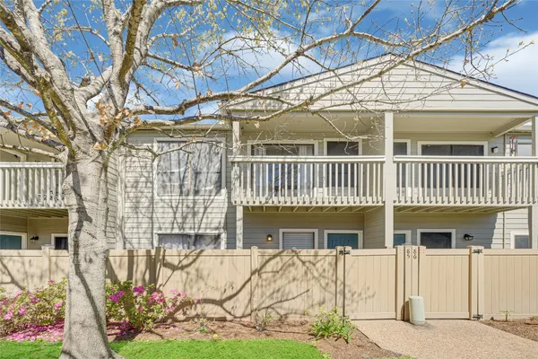 $195,000 | 2379 Briarwest Boulevard, Unit 85, Houston, TX 77077