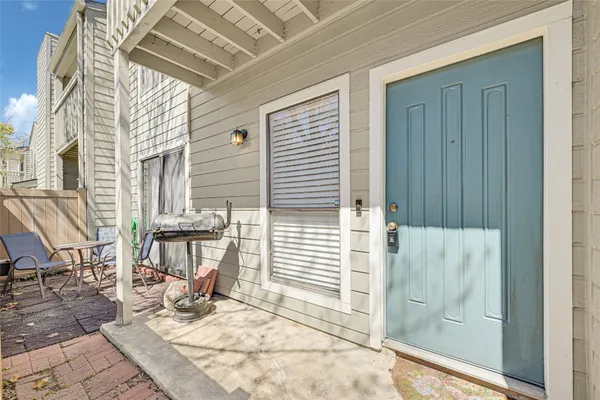 $195,000 | 2379 Briarwest Boulevard, Unit 85, Houston, TX 77077