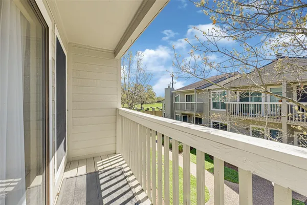 $195,000 | 2379 Briarwest Boulevard, Unit 85, Houston, TX 77077