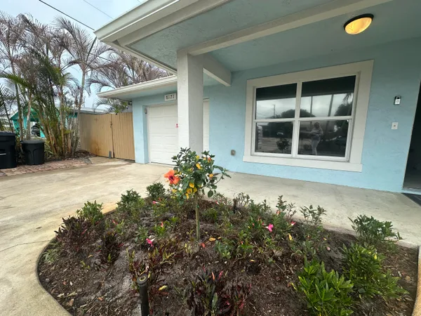 $3,300 | 8171 Southeast Evergreen Street, Hobe Sound, FL 33455