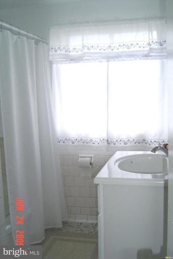 7822 Kentley Road Dundalk, MD 21222 - Photo 3 of 16 Bath #1