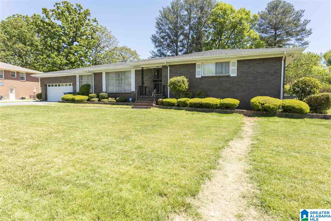 733 Sherwood Road Fairfield, AL 35064 - Photo 4 of 46