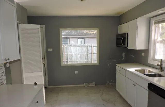 $99,900 | 15403 Dorchester Avenue, Dolton, IL 60419