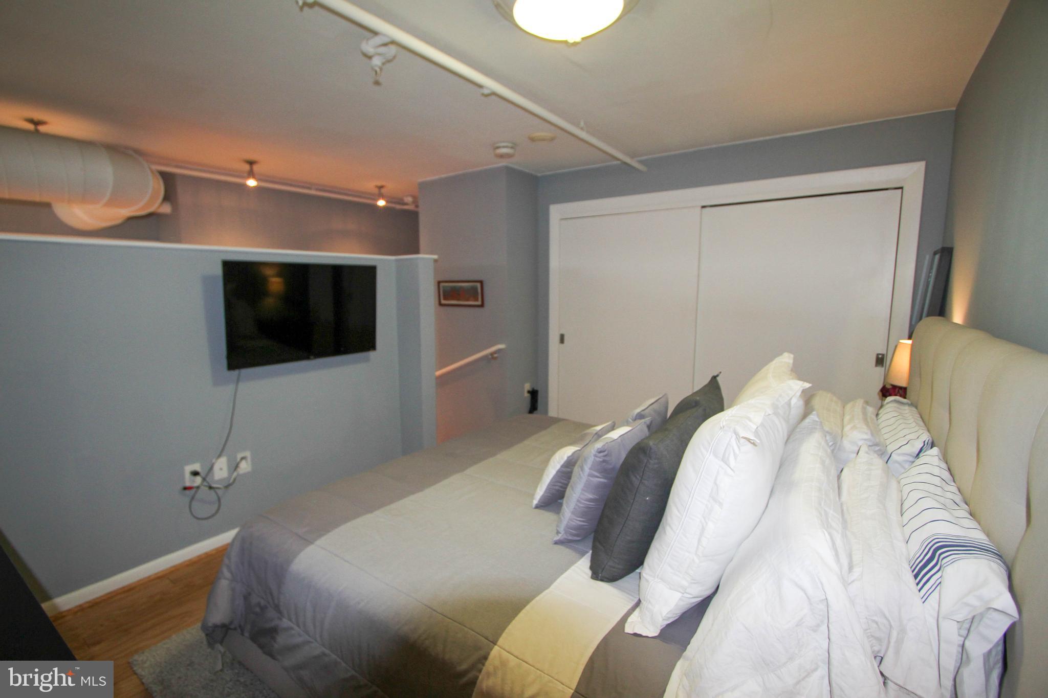 811 4th Street Northwest, Unit 814 Washington, DC 20001 - Photo 5 of 17 Bedroom with huge closet & closet system!