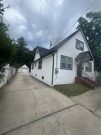 $699,000 | 27 Brook Avenue, Bay Shore, NY 11706