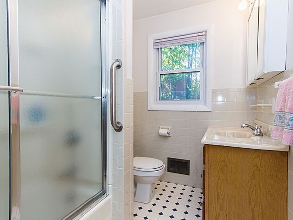 49 Ravenswood Road Waltham, MA 02453 - Photo 13 of 24 Gallery Image 13