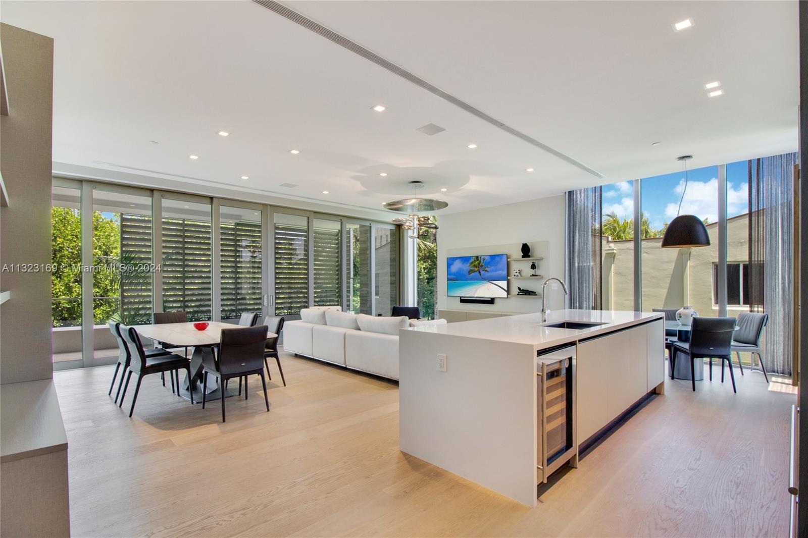 311 Meridian Avenue, Unit 301 Miami Beach, FL 33139 - Photo 1 of 37