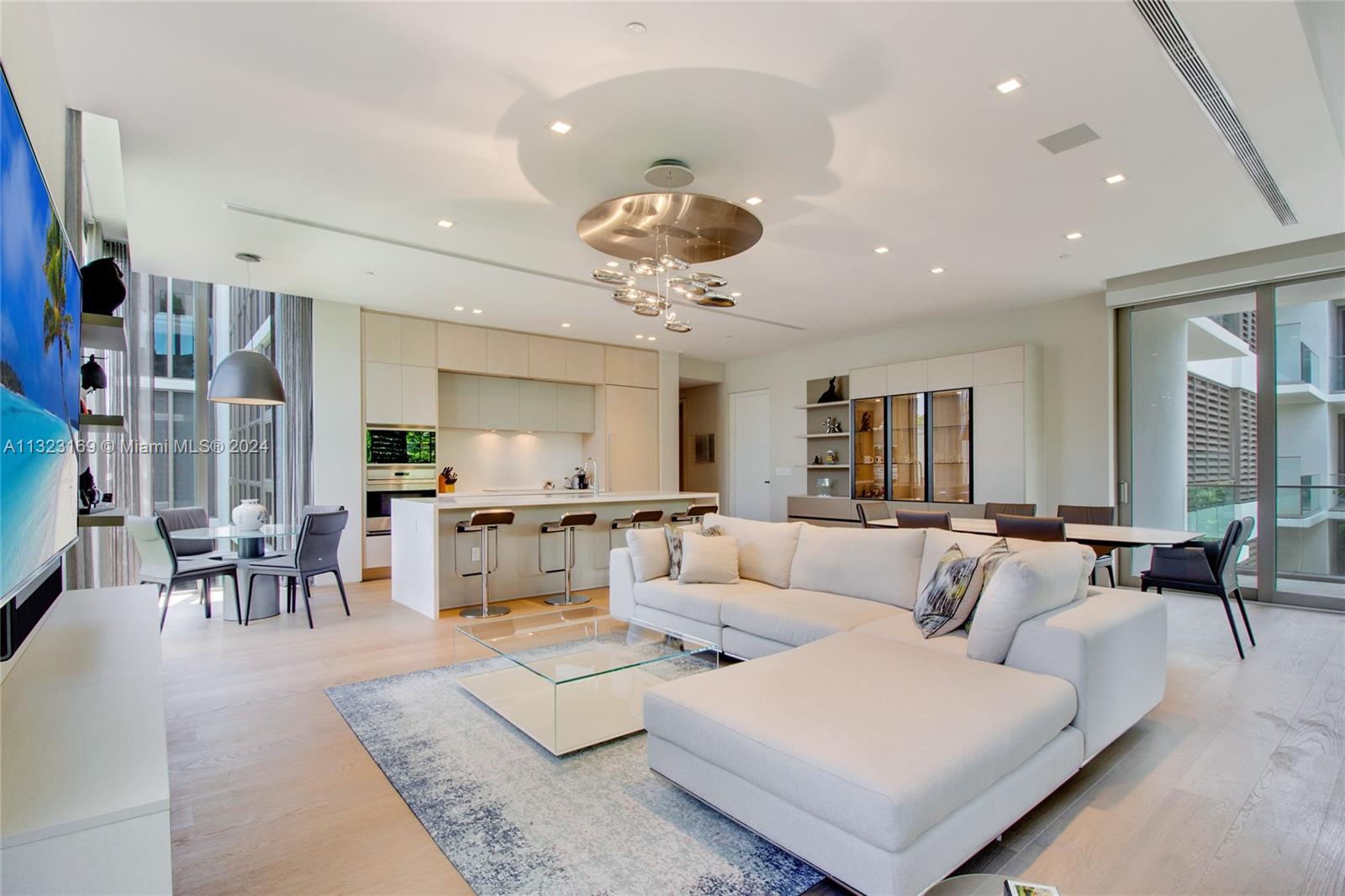 311 Meridian Avenue, Unit 301 Miami Beach, FL 33139 - Photo 2 of 37