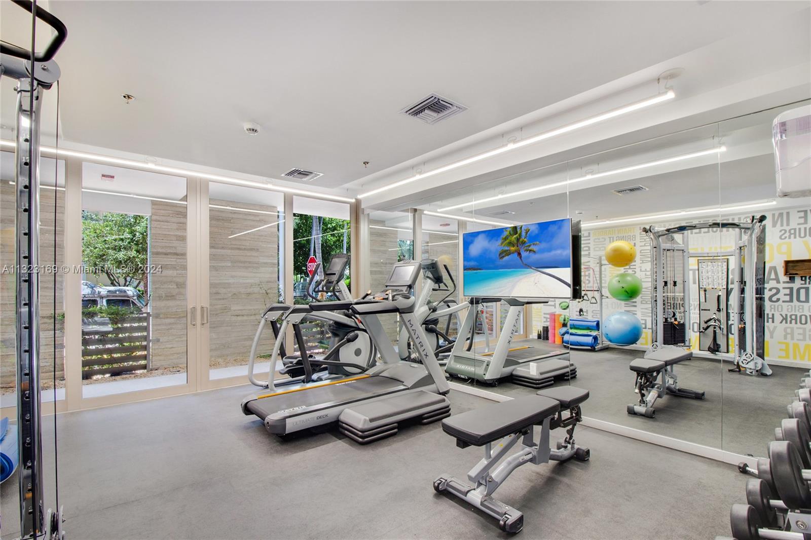 311 Meridian Avenue, Unit 301 Miami Beach, FL 33139 - Photo 31 of 37