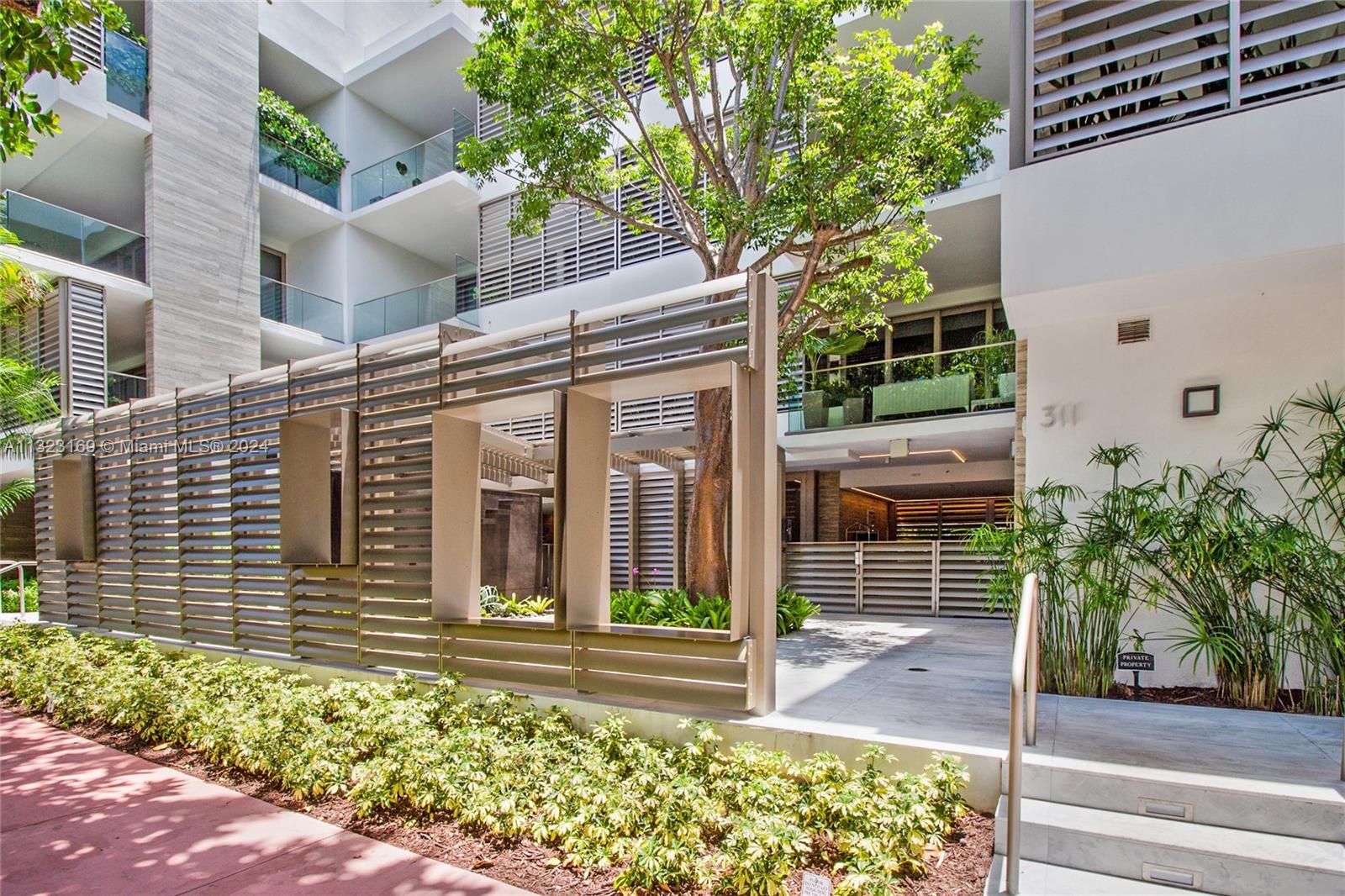 311 Meridian Avenue, Unit 301 Miami Beach, FL 33139 - Photo 32 of 37