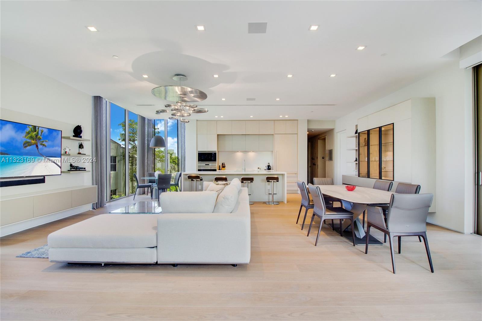 311 Meridian Avenue, Unit 301 Miami Beach, FL 33139 - Photo 10 of 37