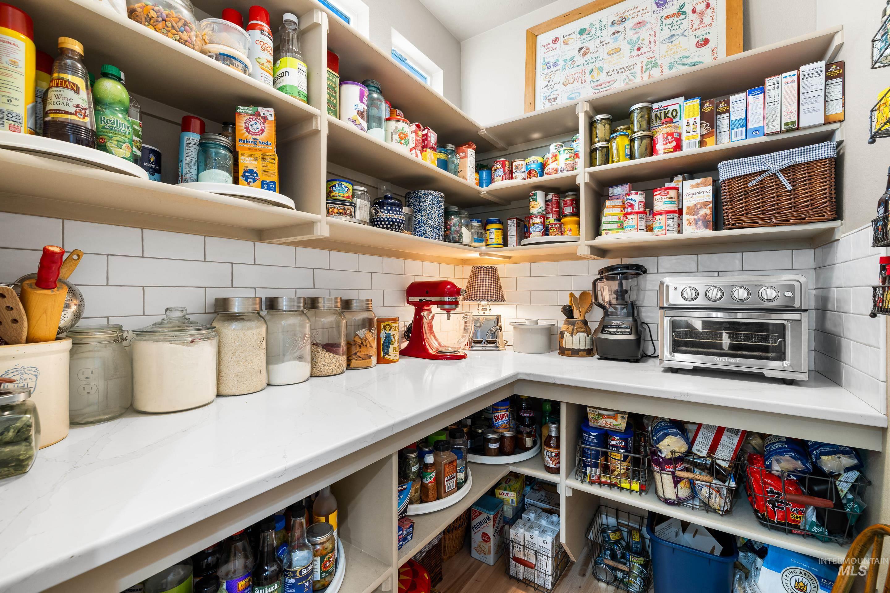 836 West Colbert Street Meridian, ID 83646 - Photo 16 of 45 View of pantry