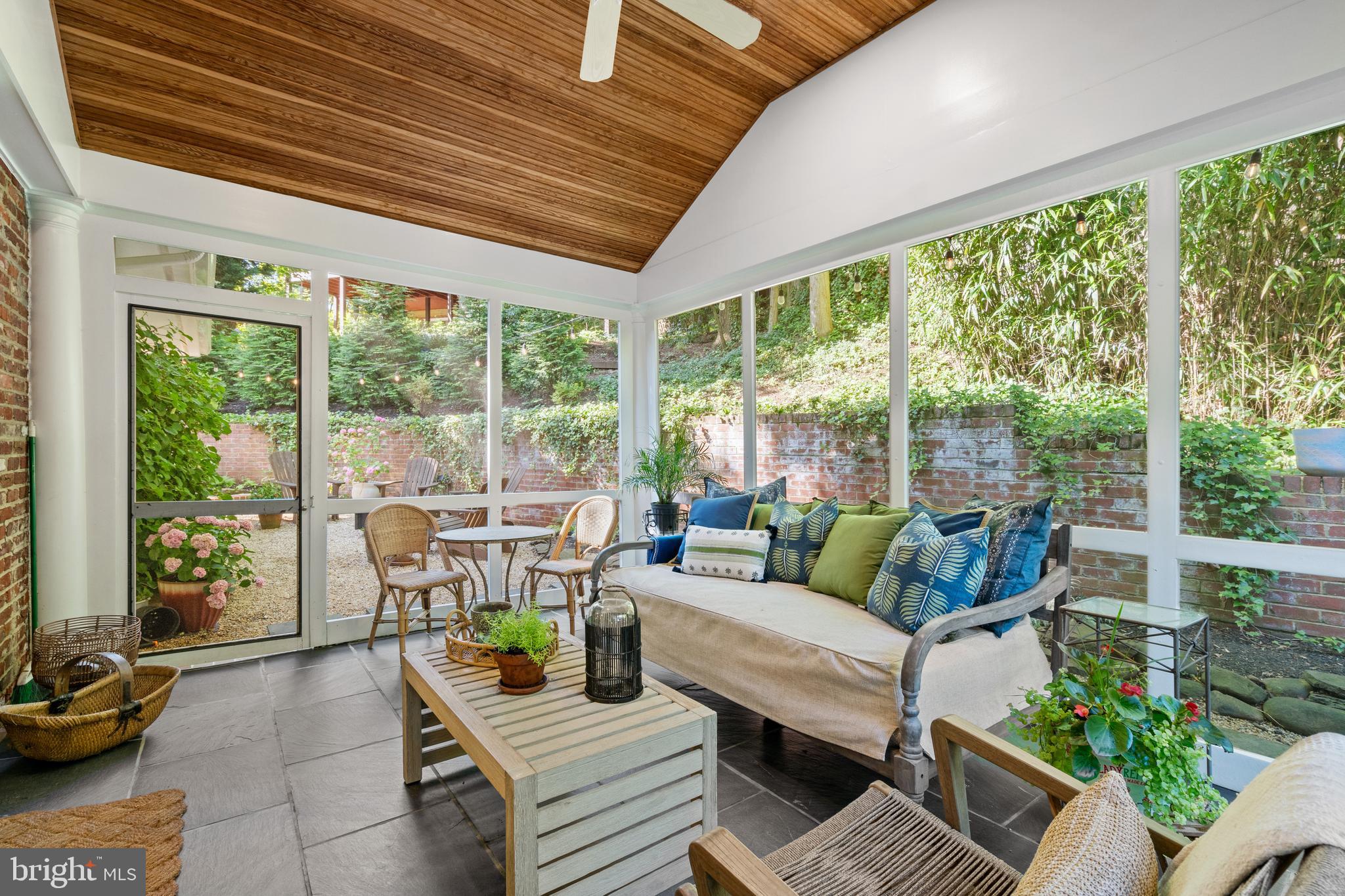 6210 Foxcroft Road Alexandria, VA 22307 - Photo 4 of 45 Gallery Image 4