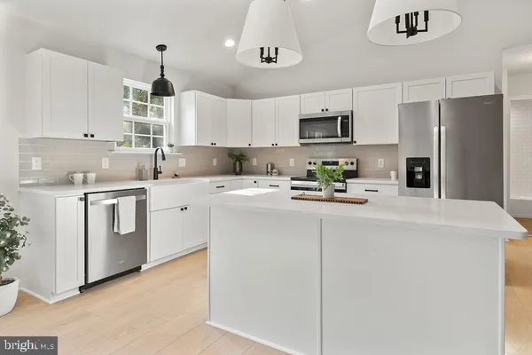 $499,800 | 95 Woodland Shores Drive, Louisa, VA 23093