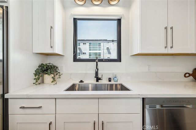 $1,689,999 | 6521 Homewood Avenue, Los Angeles, CA 90028