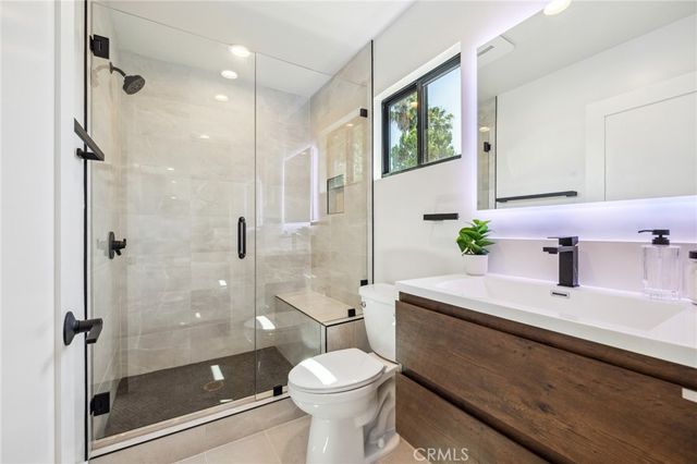 $1,689,999 | 6521 Homewood Avenue, Los Angeles, CA 90028