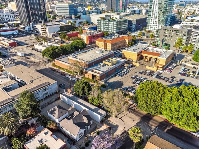 $1,689,999 | 6521 Homewood Avenue, Los Angeles, CA 90028