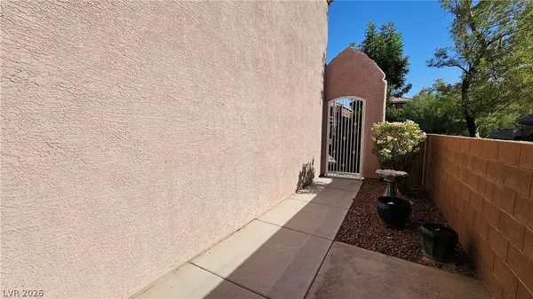 $1,940 | 9267 Grassy Weep Court, Las Vegas, NV 89178